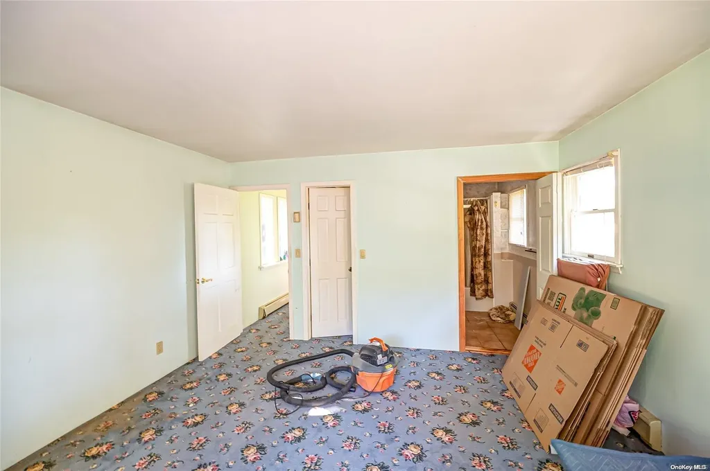 541 Beacon Avenue Lindenhurst NY 11757