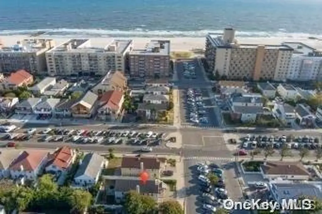 108 Neptune Boulevard Long Beach NY 11561