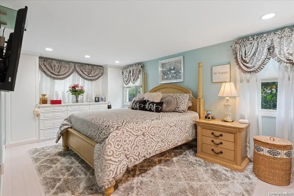 704 Sunrise Avenue Bellmore NY 11710