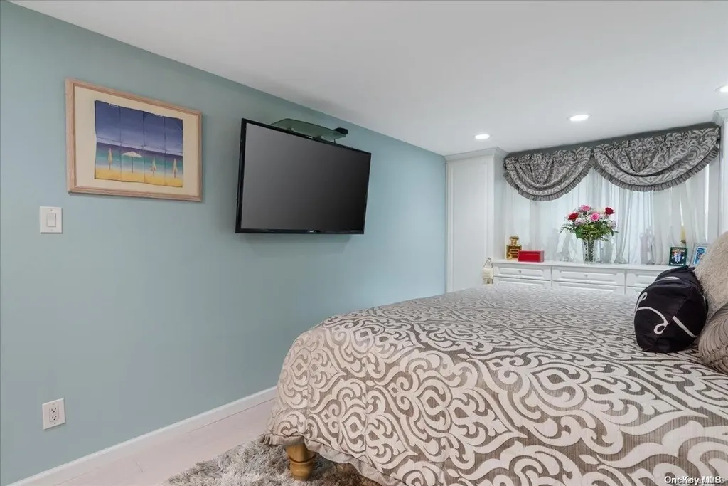 704 Sunrise Avenue Bellmore NY 11710