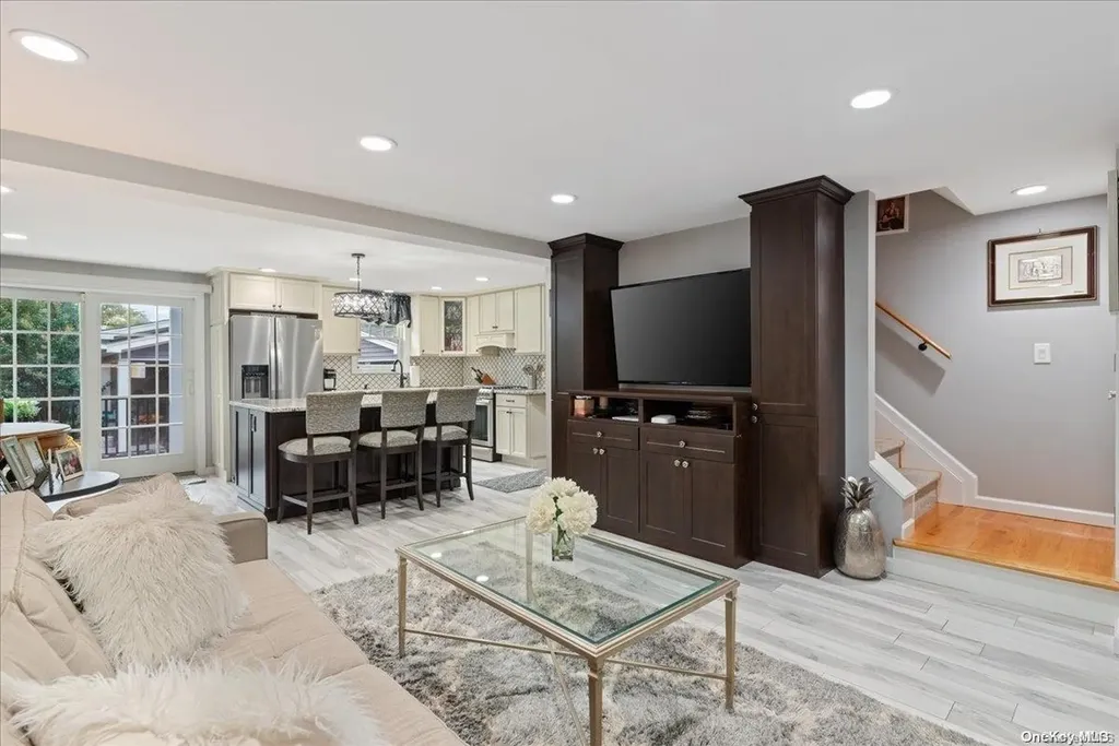 704 Sunrise Avenue Bellmore NY 11710