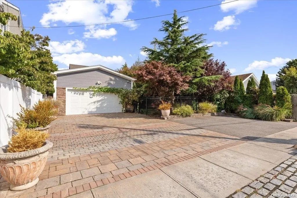 704 Sunrise Avenue Bellmore NY 11710