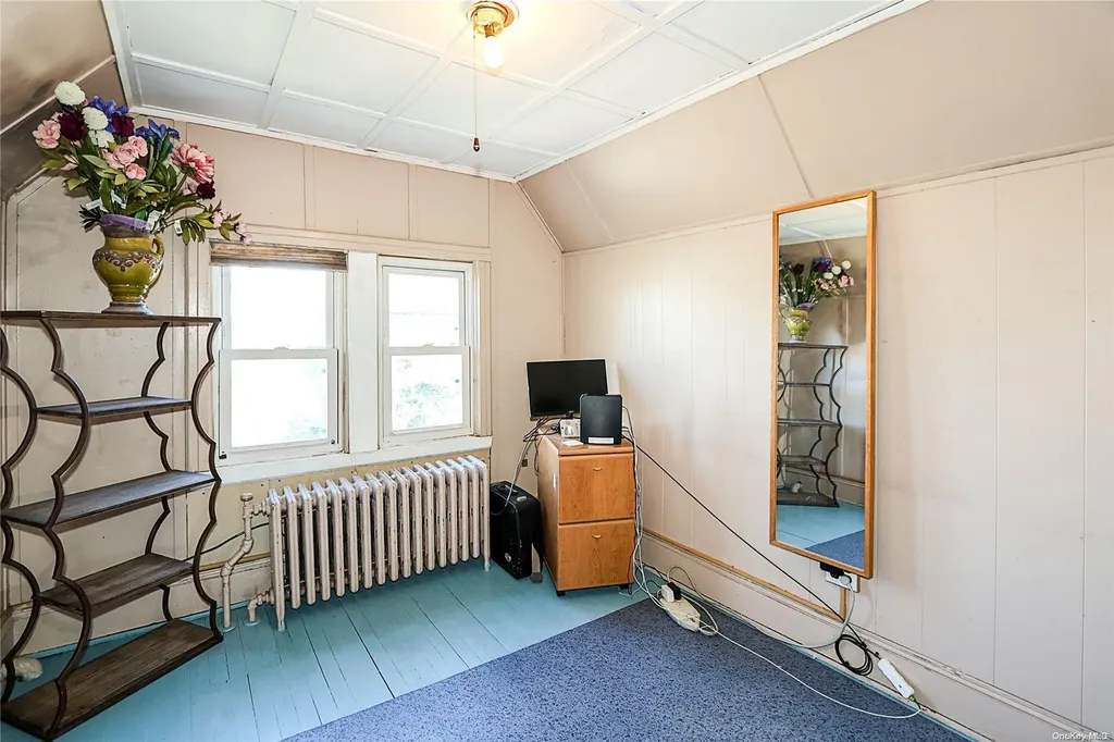 49 Trafalgar Square Lynbrook NY 11563