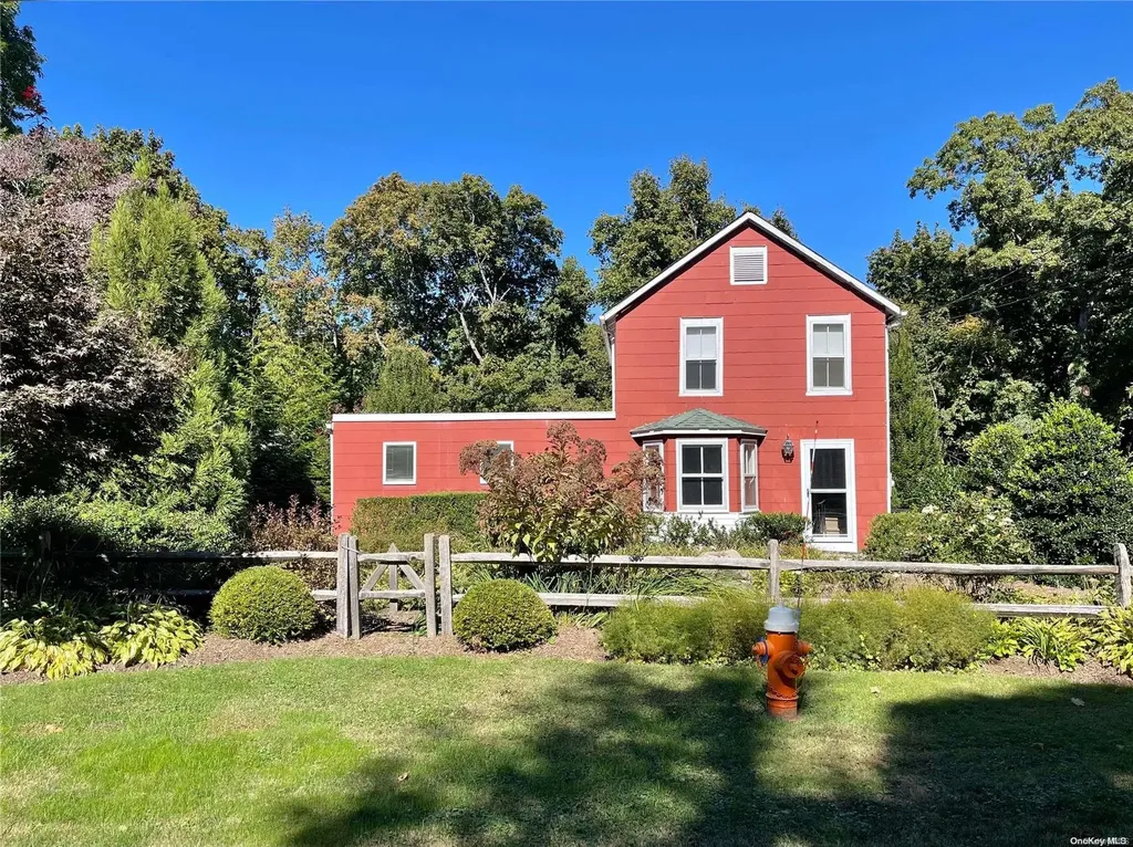 77 Boulevard Avenue Greenlawn NY 11740