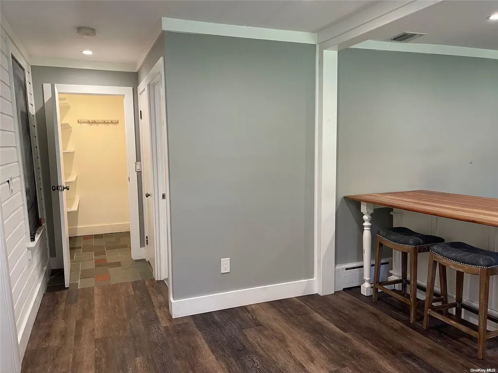 77 Boulevard Avenue Greenlawn NY 11740
