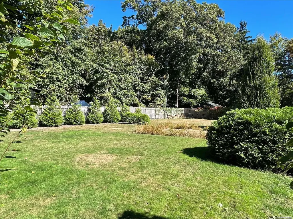 77 Boulevard Avenue Greenlawn NY 11740
