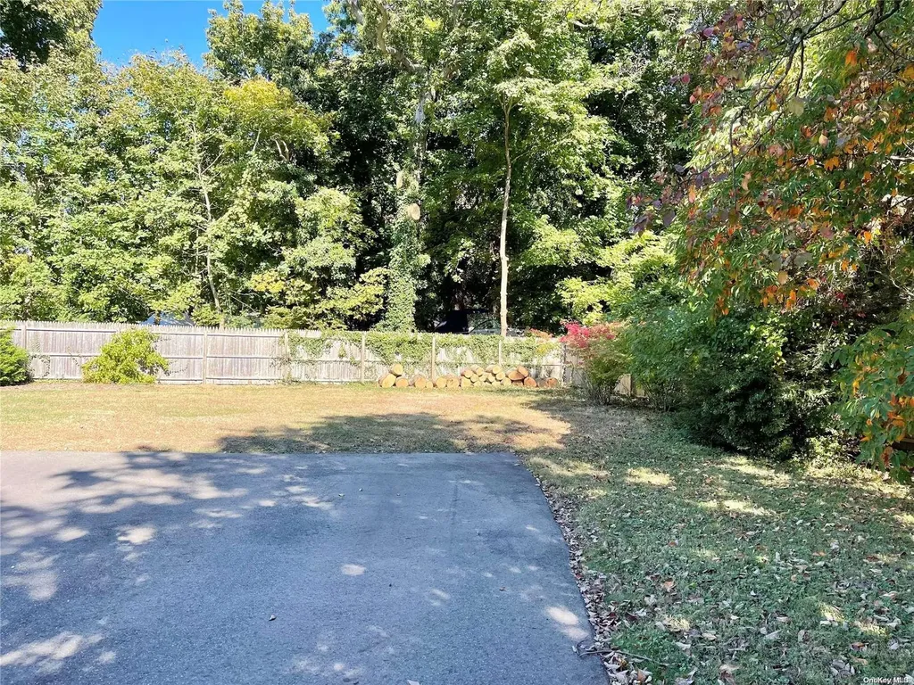 77 Boulevard Avenue Greenlawn NY 11740