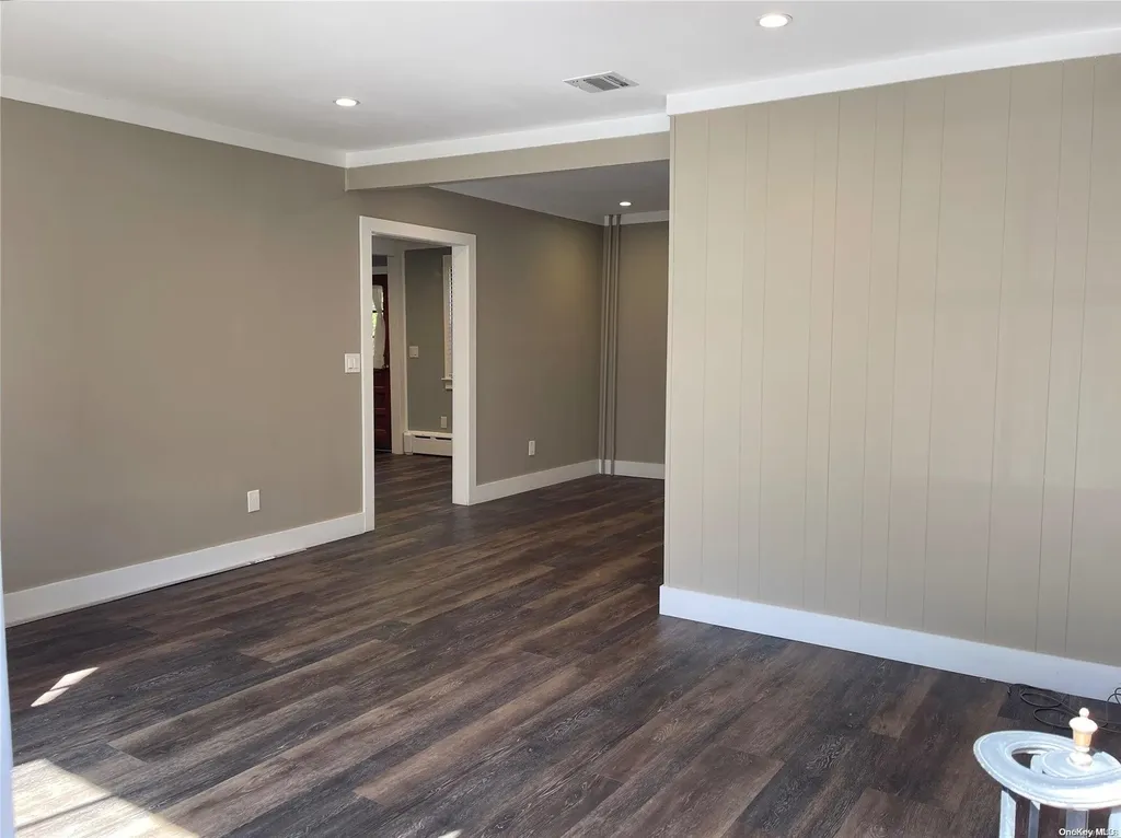 77 Boulevard Avenue Greenlawn NY 11740