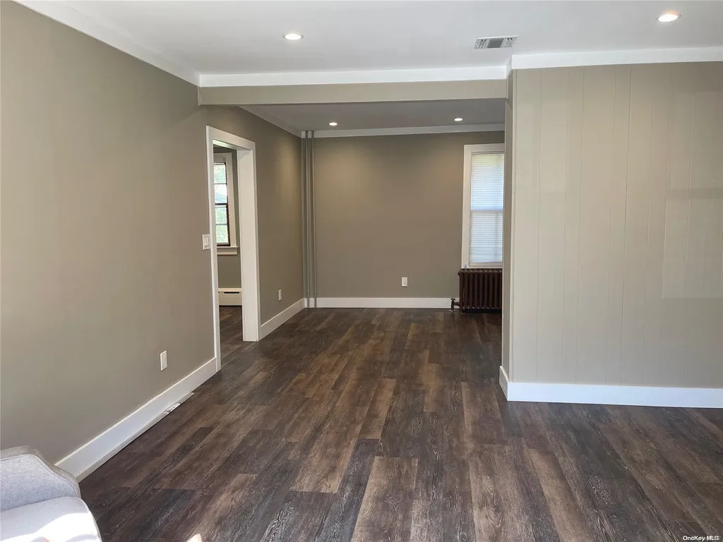 77 Boulevard Avenue Greenlawn NY 11740