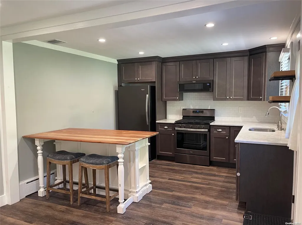 77 Boulevard Avenue Greenlawn NY 11740