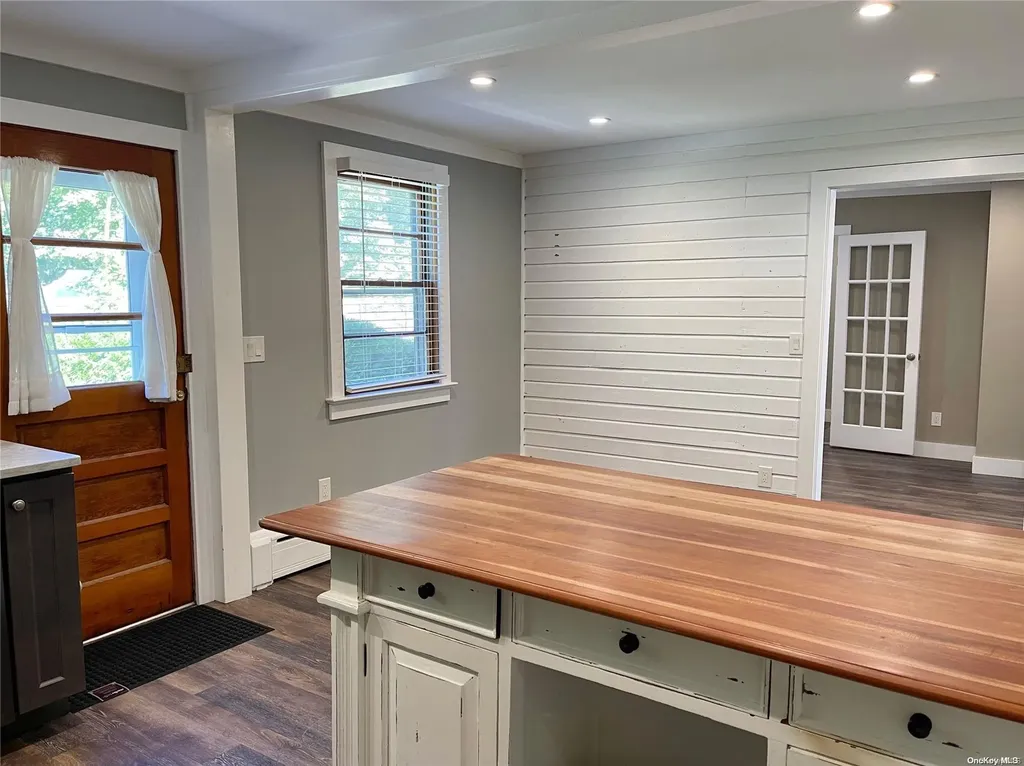 77 Boulevard Avenue Greenlawn NY 11740
