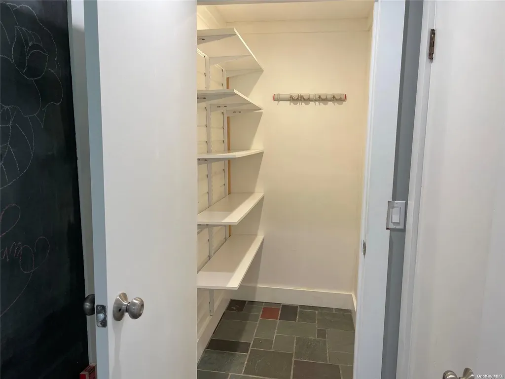 77 Boulevard Avenue Greenlawn NY 11740