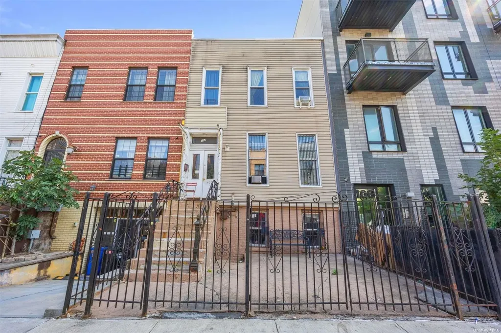 102 Himrod Street Brooklyn NY 11221
