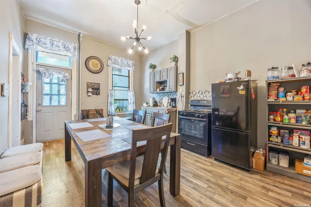 102 Himrod Street Brooklyn NY 11221