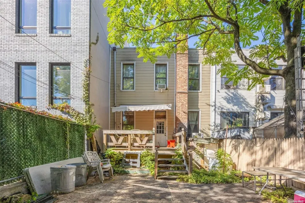 102 Himrod Street Brooklyn NY 11221