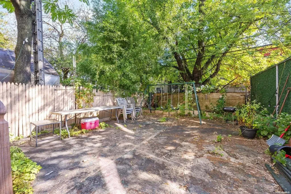 102 Himrod Street Brooklyn NY 11221