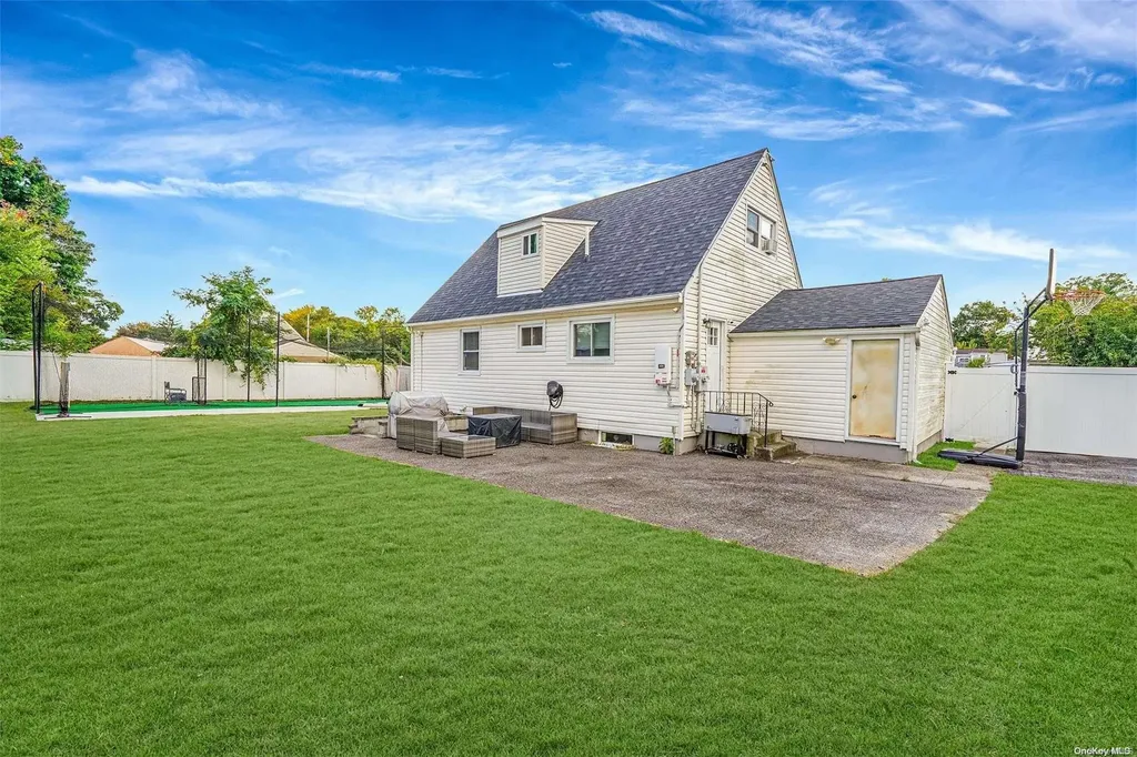 1545 Baldwin Boulevard Bay Shore NY 11706