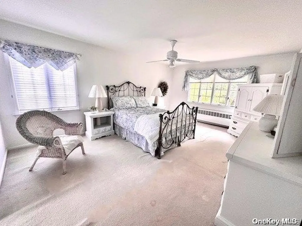 26 Hofstra Drive Plainview NY 11803