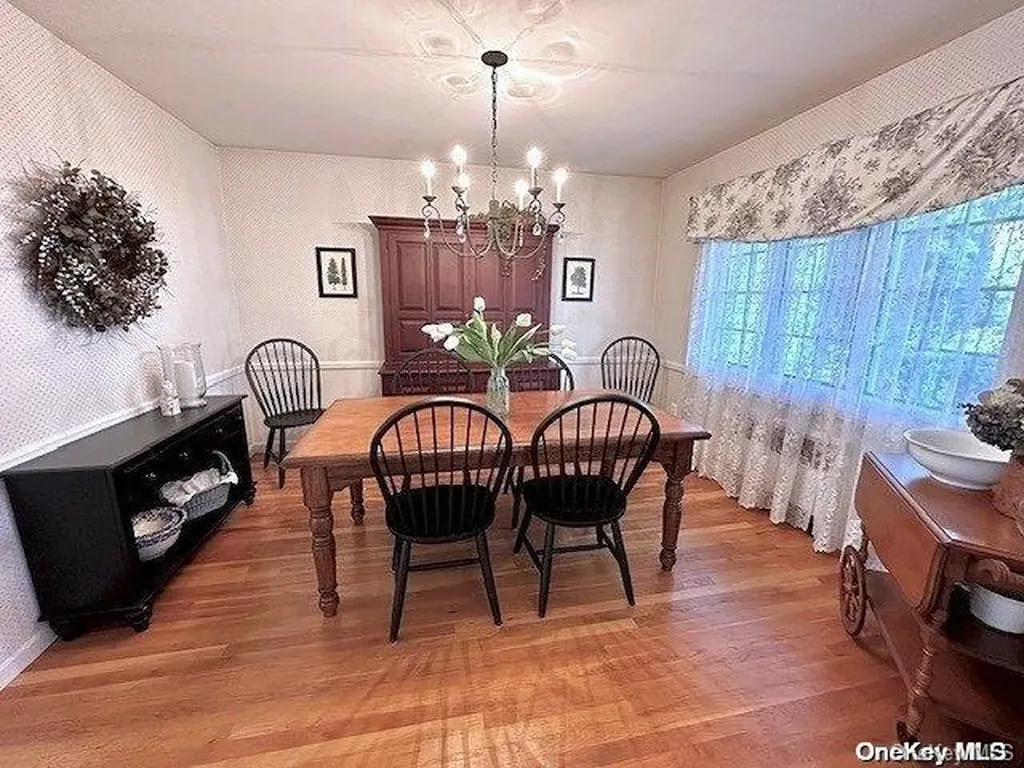 26 Hofstra Drive Plainview NY 11803