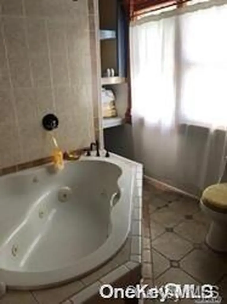 21 Van Brunt Road Broad Channel NY 11693