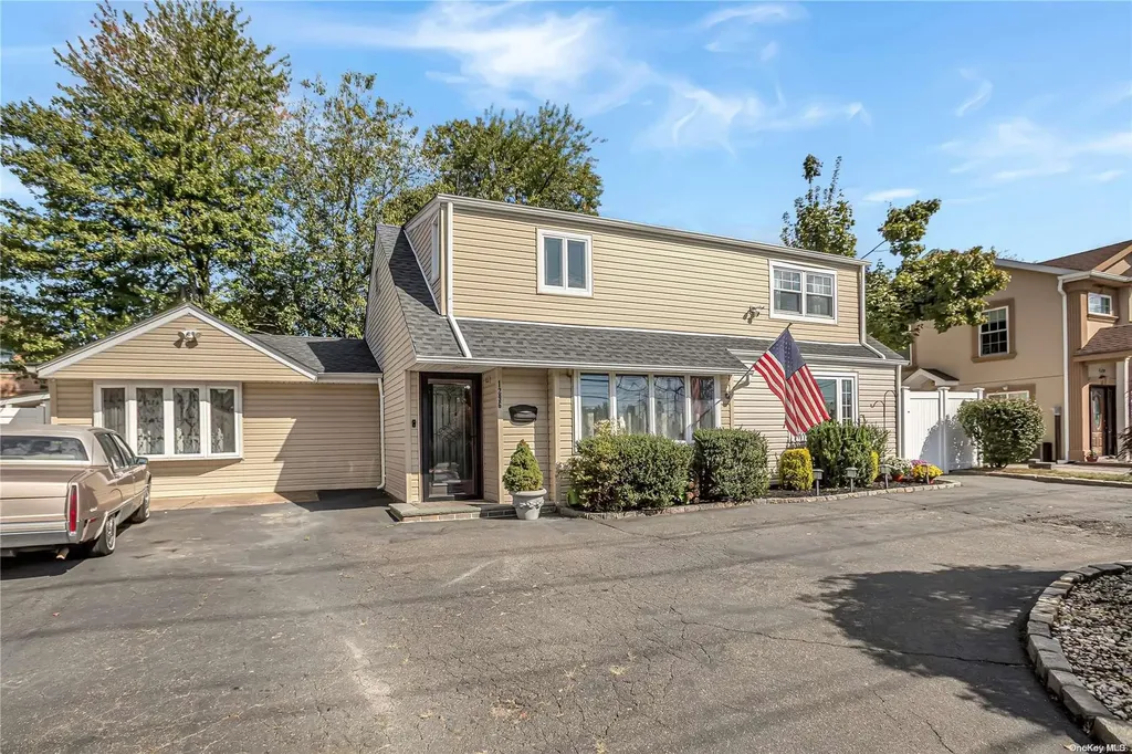 1296 Dutch Broadway Valley Stream NY 11580