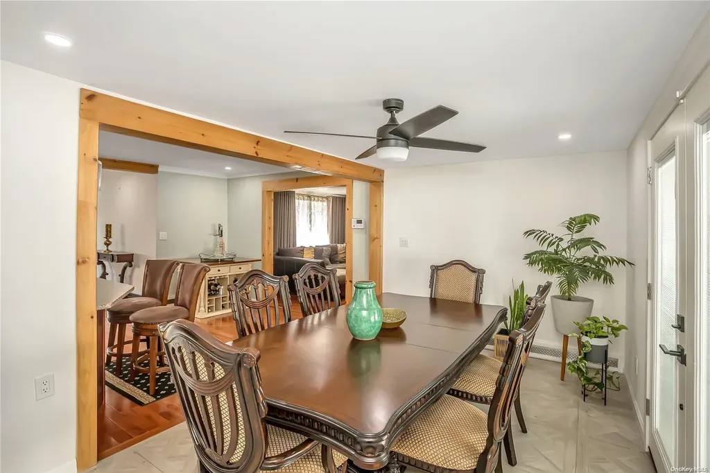 1296 Dutch Broadway Valley Stream NY 11580