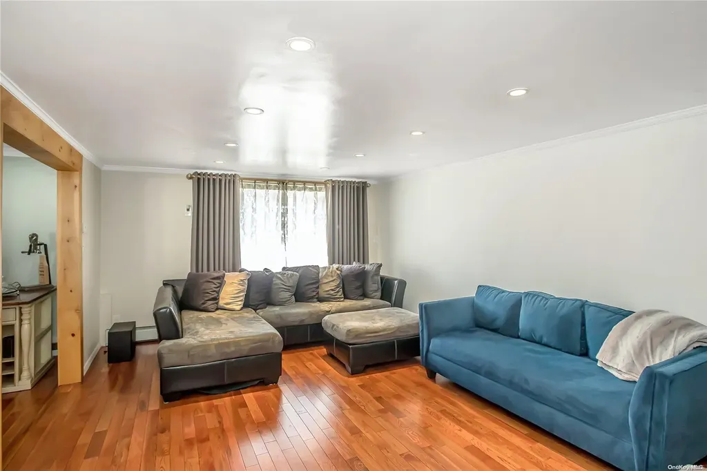 1296 Dutch Broadway Valley Stream NY 11580