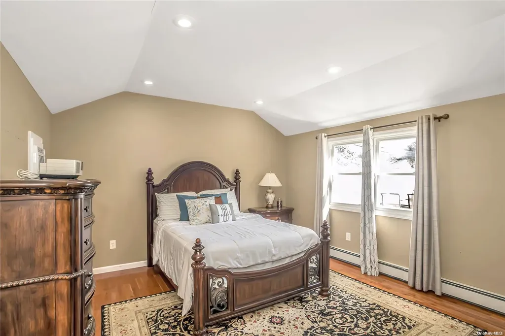 1296 Dutch Broadway Valley Stream NY 11580