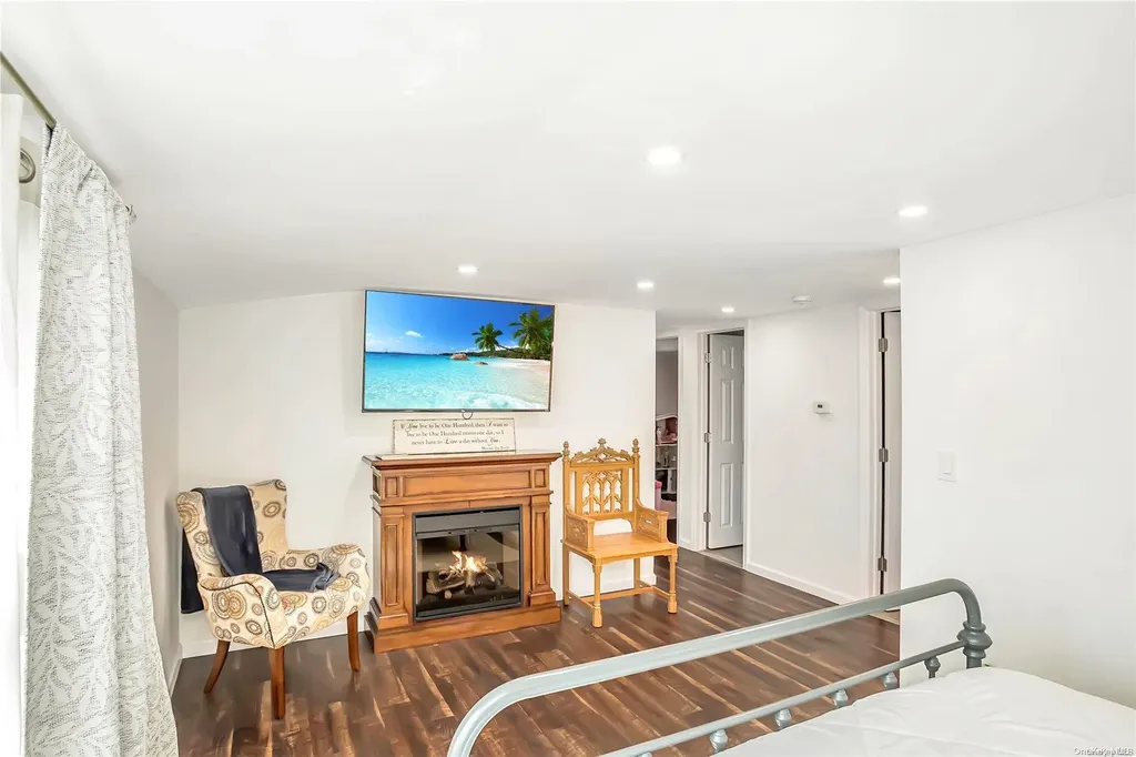 1296 Dutch Broadway Valley Stream NY 11580