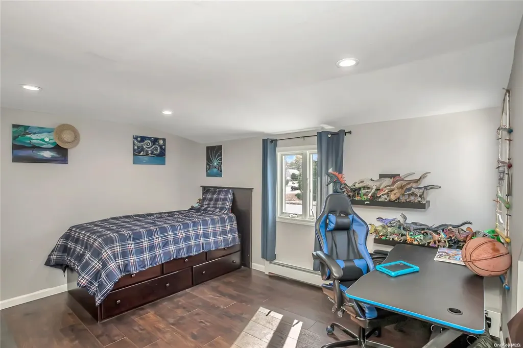 1296 Dutch Broadway Valley Stream NY 11580