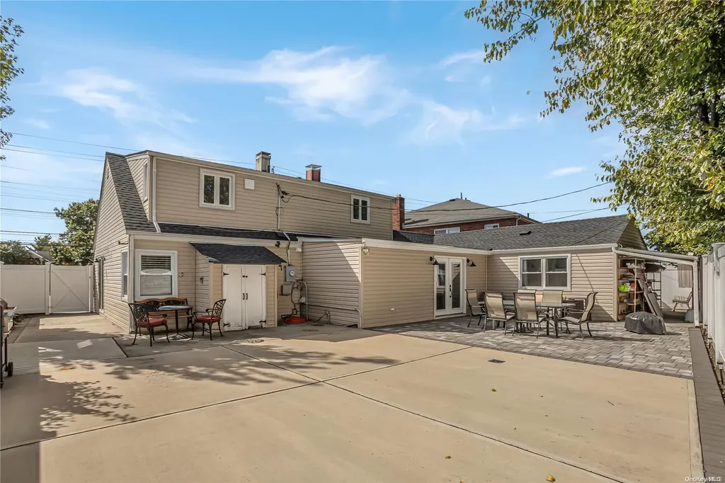 1296 Dutch Broadway Valley Stream NY 11580