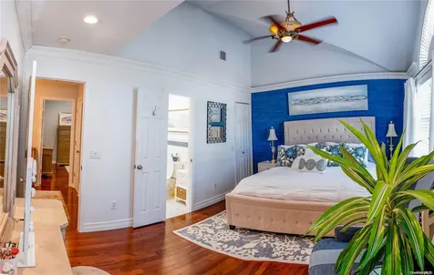 653 N Broome Avenue Lindenhurst NY 11757