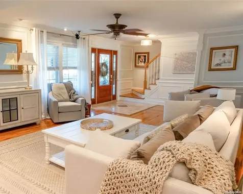 653 N Broome Avenue Lindenhurst NY 11757