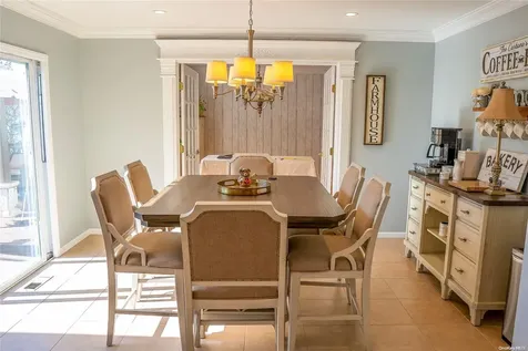 653 N Broome Avenue Lindenhurst NY 11757