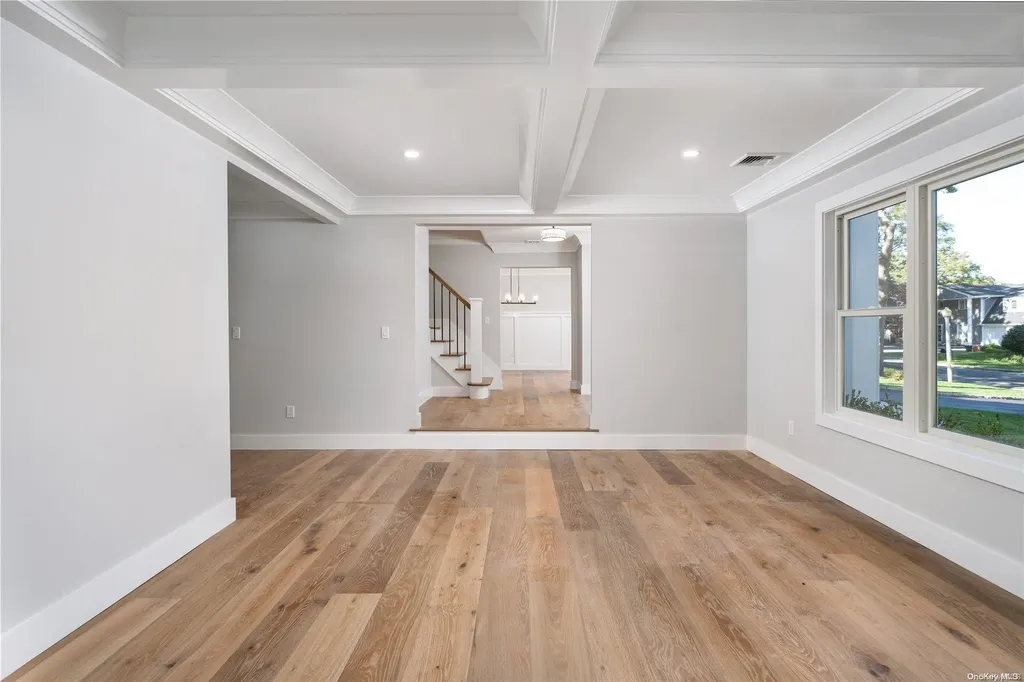 12 Wichard Boulevard Commack NY 11725