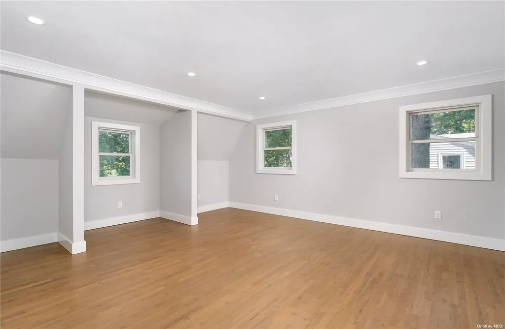 12 Wichard Boulevard Commack NY 11725