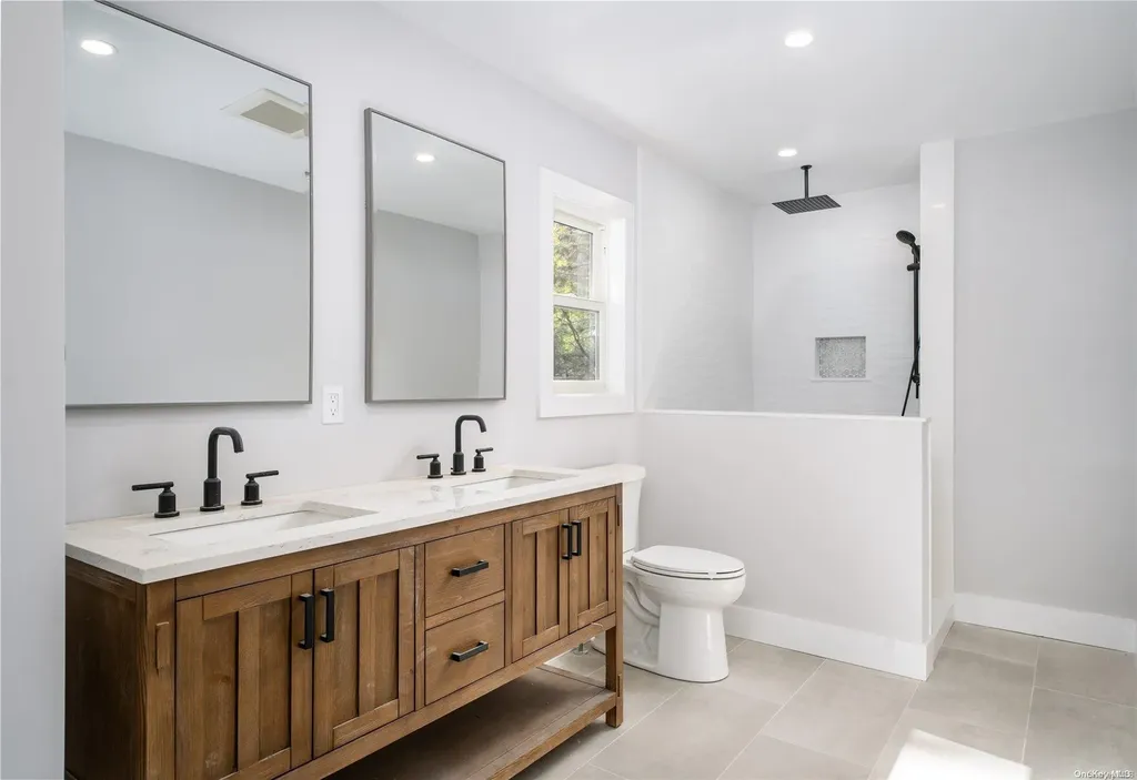 12 Wichard Boulevard Commack NY 11725