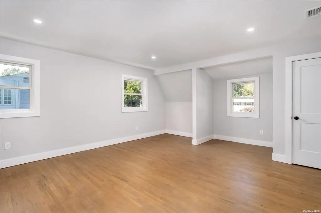 12 Wichard Boulevard Commack NY 11725