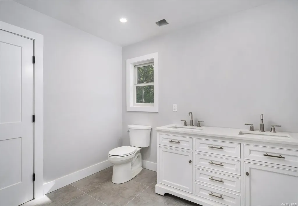 12 Wichard Boulevard Commack NY 11725