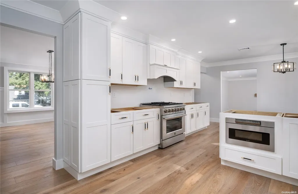 12 Wichard Boulevard Commack NY 11725