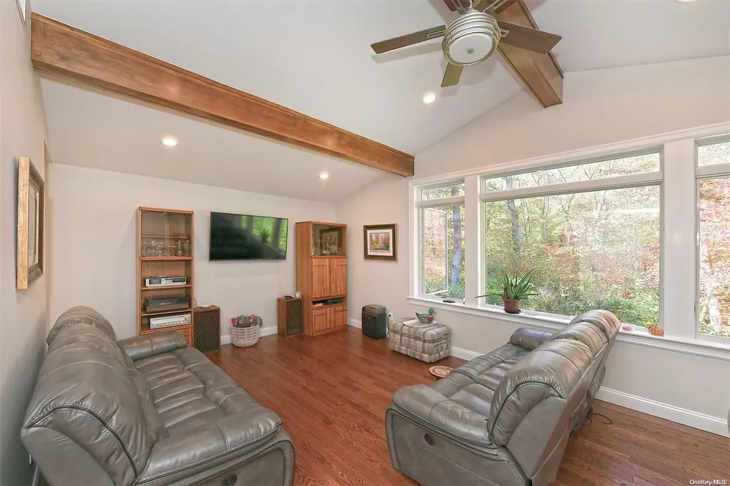 3 Pond Place Babylon NY 11702