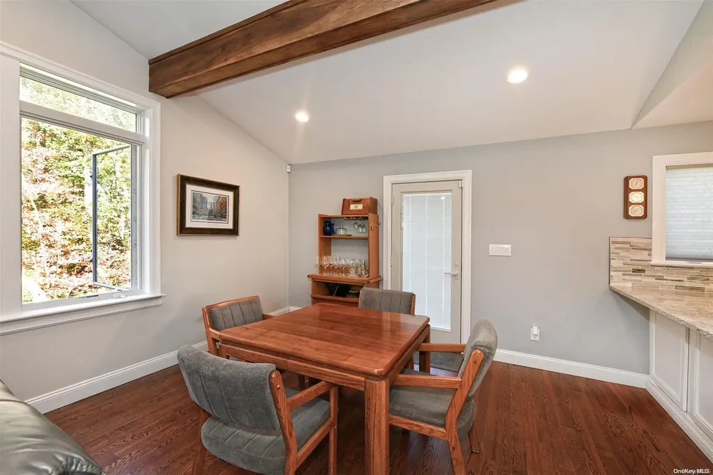 3 Pond Place Babylon NY 11702