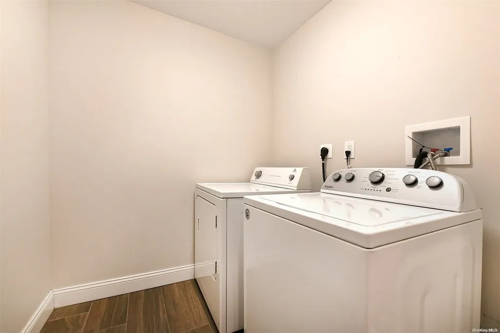 3 Pond Place Babylon NY 11702