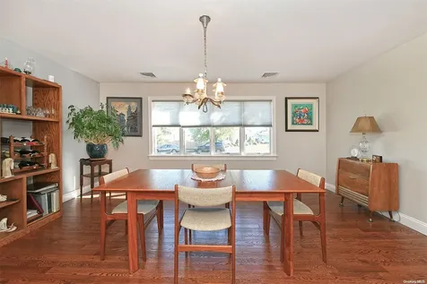 3 Pond Place Babylon NY 11702