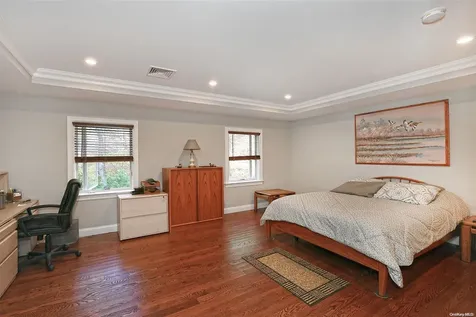 3 Pond Place Babylon NY 11702