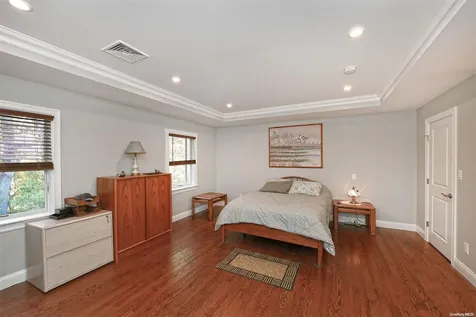 3 Pond Place Babylon NY 11702