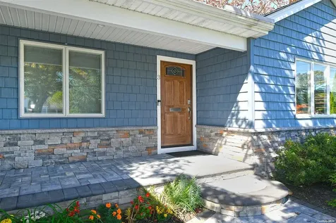 3 Pond Place Babylon NY 11702