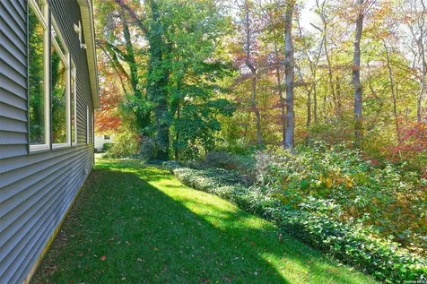 3 Pond Place Babylon NY 11702