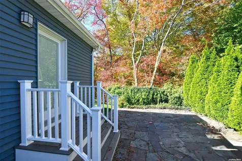 3 Pond Place Babylon NY 11702