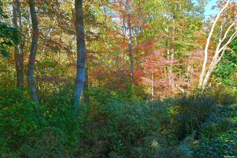 3 Pond Place Babylon NY 11702